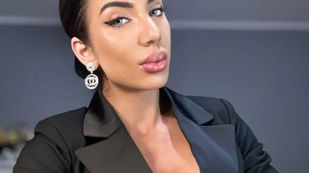 Privatshow mit Alesyamuscledol